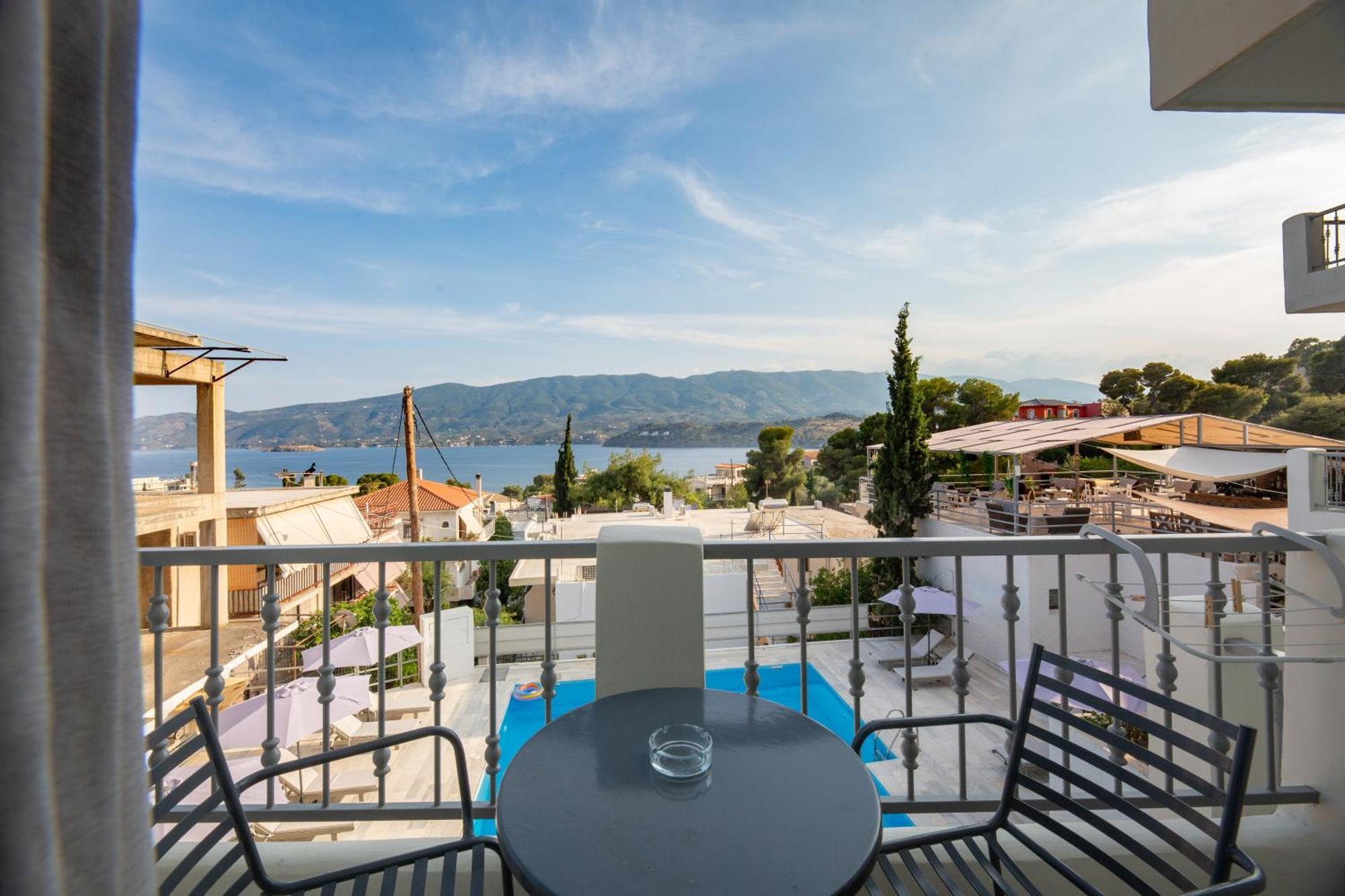 Evita'S Resort Poros Town 外观 照片