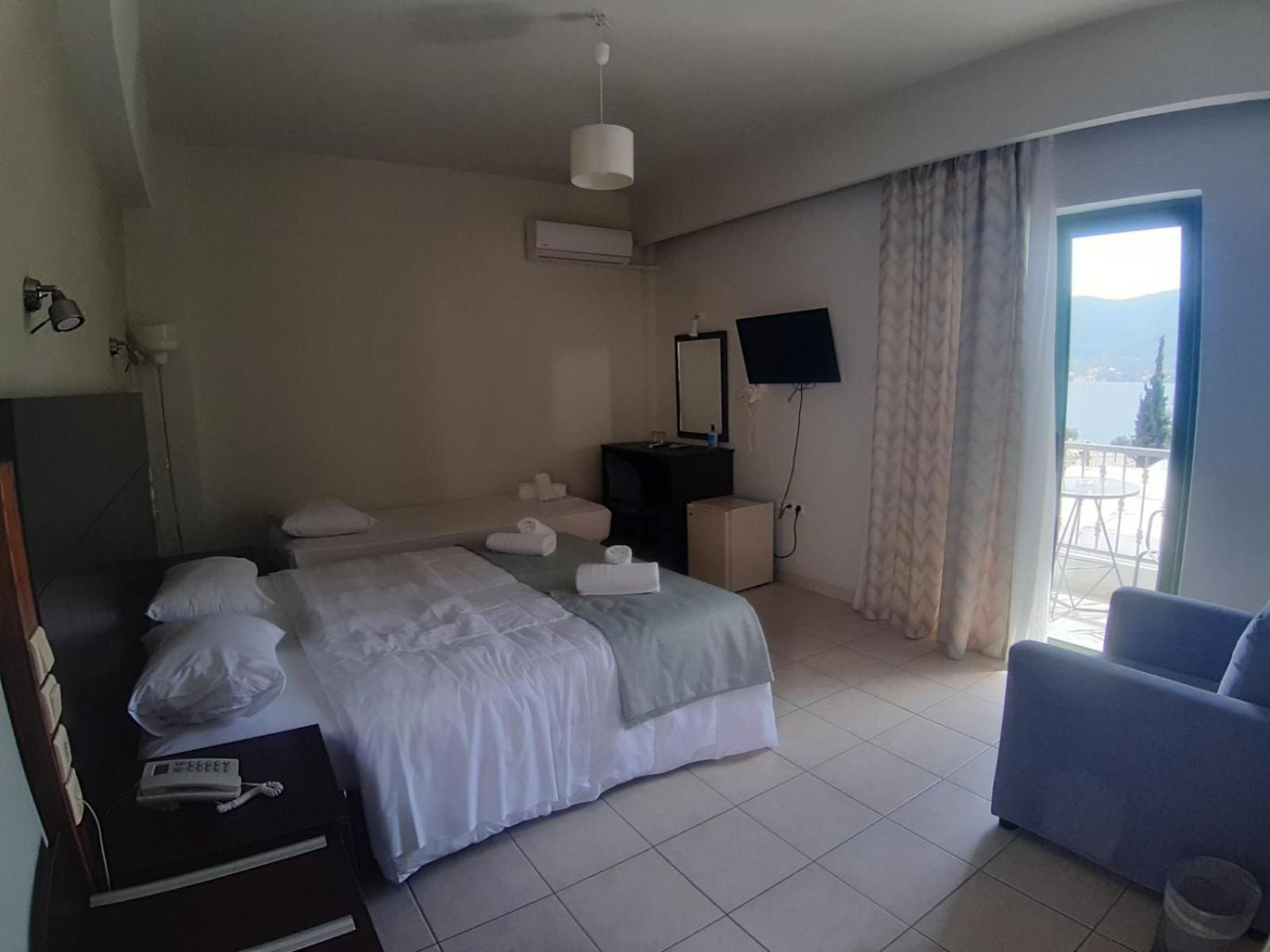 Evita'S Resort Poros Town 外观 照片